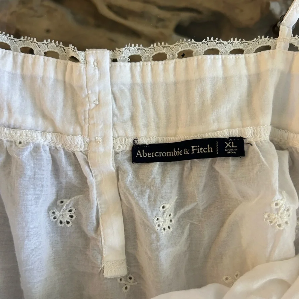 Abercrombie & Fitch white lace trim tank top - Picture 5 of 6